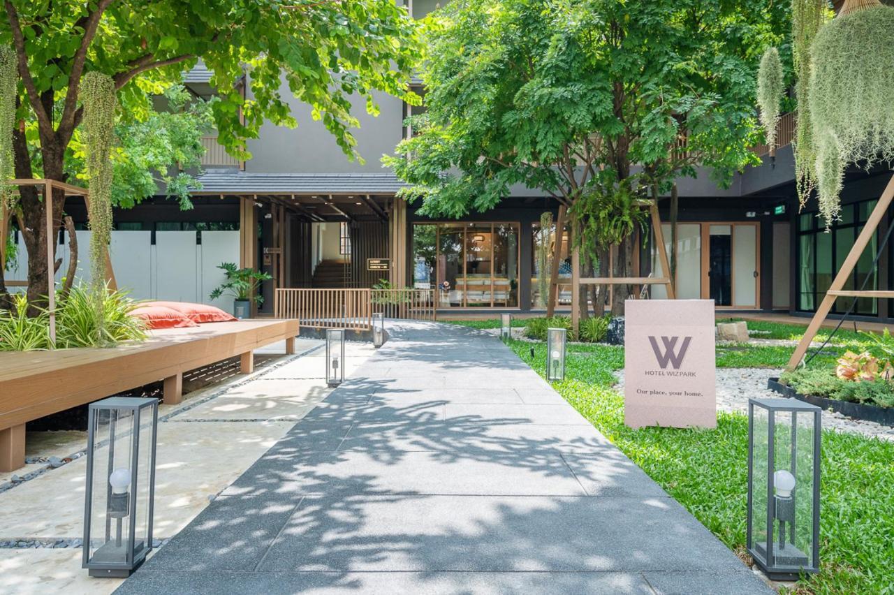 Hotel Wizpark Ratchada Bangkok Kültér fotó